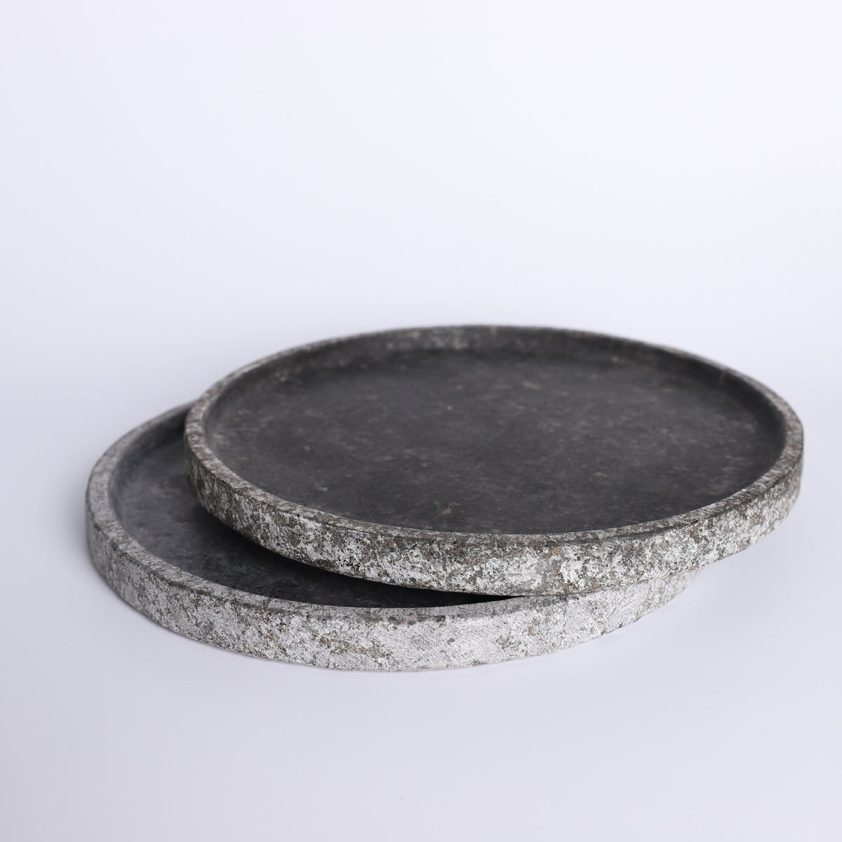 Round Stone Plate - Black Slate (Raw Base)